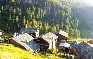 Alpine Haven with Panoramic Matterhorn Views - Cuneaz, Ayas, Italy