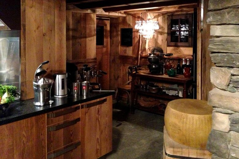 Alpine Haven with Panoramic Matterhorn Views - Cuneaz, Ayas, Italy