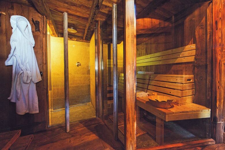 Alpine Haven with Panoramic Matterhorn Views - Cuneaz, Ayas, Italy