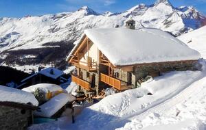Alpine Haven with Panoramic Matterhorn Views - Cuneaz, Ayas, Italy