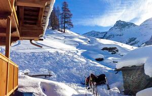 Alpine Haven with Panoramic Matterhorn Views - Cuneaz, Ayas, Italy