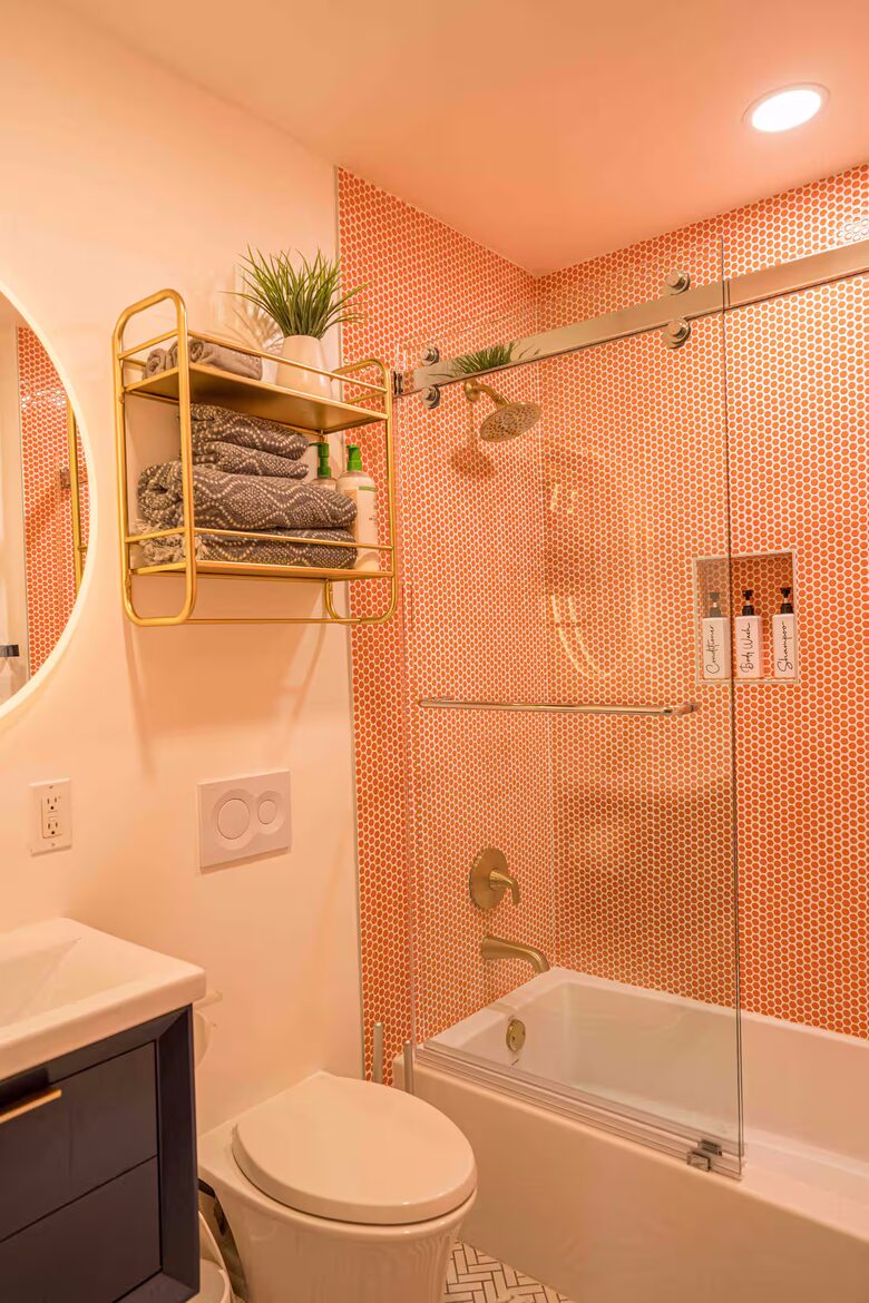 La Jolla Coastal Retreat Near Windansea Beach - La Jolla, California