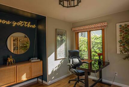 La Jolla Coastal Retreat Near Windansea Beach - La Jolla, California