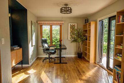 La Jolla Coastal Retreat Near Windansea Beach - La Jolla, California