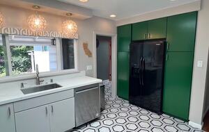 La Jolla Coastal Retreat Near Windansea Beach - La Jolla, California