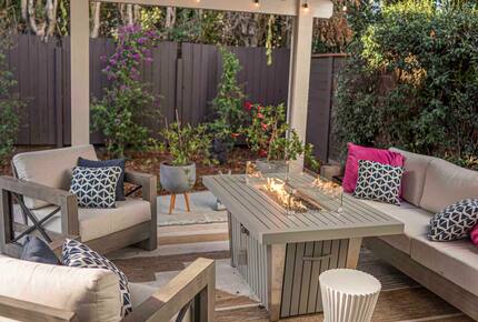 La Jolla Coastal Retreat Near Windansea Beach - La Jolla, California