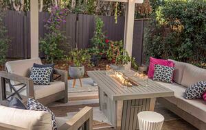 La Jolla Coastal Retreat Near Windansea Beach - La Jolla, California