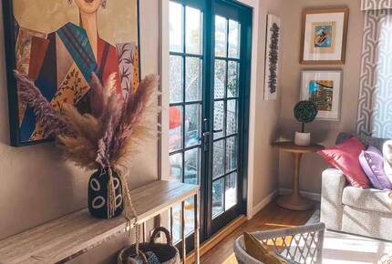 La Jolla Coastal Retreat Near Windansea Beach - La Jolla, California