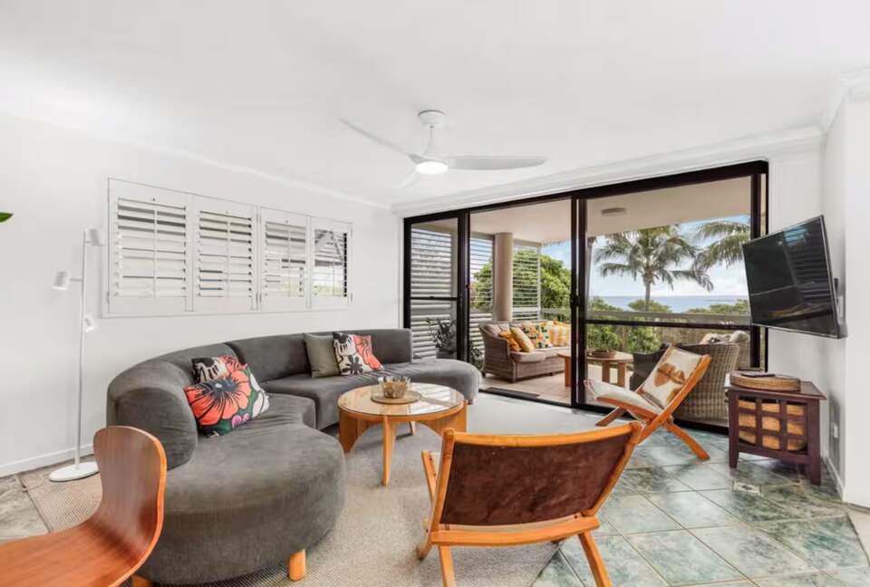 Luxury on Cylinder Beach - Point Lookout, Australia