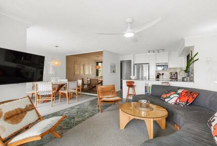 Luxury on Cylinder Beach - Point Lookout, Australia