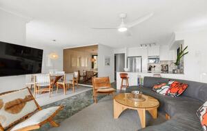 Luxury on Cylinder Beach - Point Lookout, Australia