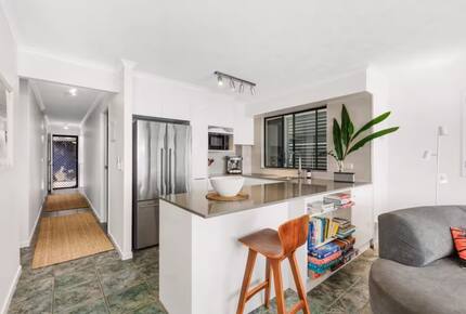 Luxury on Cylinder Beach - Point Lookout, Australia