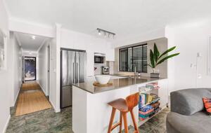 Luxury on Cylinder Beach - Point Lookout, Australia