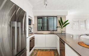 Luxury on Cylinder Beach - Point Lookout, Australia