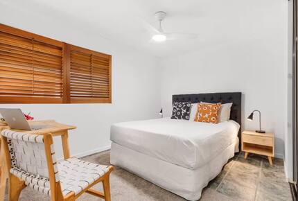 Luxury on Cylinder Beach - Point Lookout, Australia