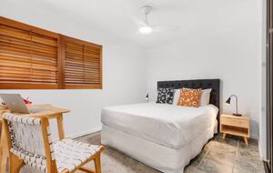 Luxury on Cylinder Beach - Point Lookout, Australia