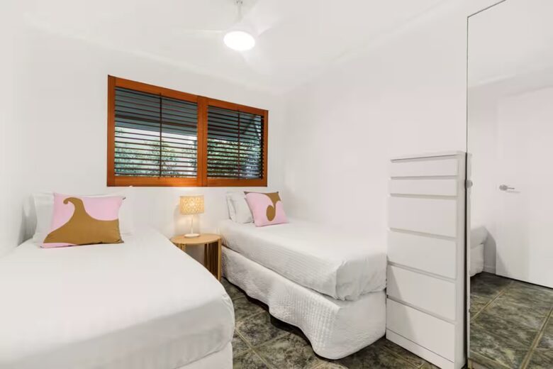 Luxury on Cylinder Beach - Point Lookout, Australia