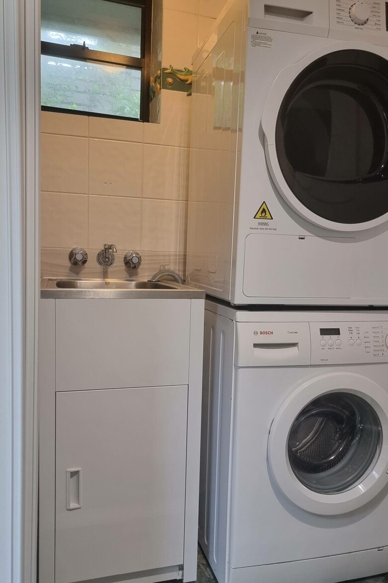 Luxury on Cylinder Beach - Point Lookout, Australia