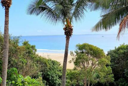 Luxury on Cylinder Beach - Point Lookout, Australia