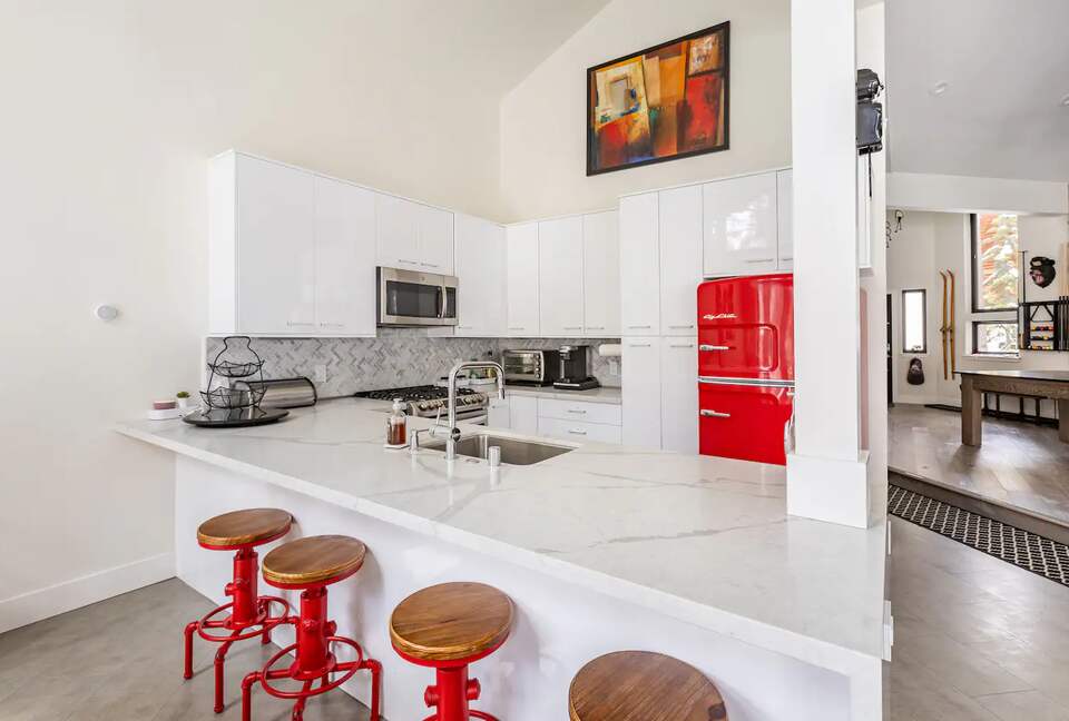 Modern Alpine Chalet Walkable to Heavenly - South Lake Tahoe, California