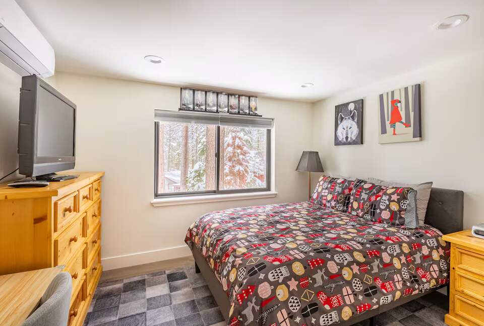 Modern Alpine Chalet Walkable to Heavenly - South Lake Tahoe, California