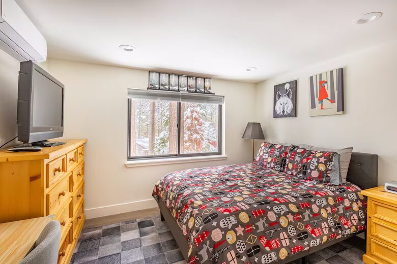 Modern Alpine Chalet Walkable to Heavenly - South Lake Tahoe, California