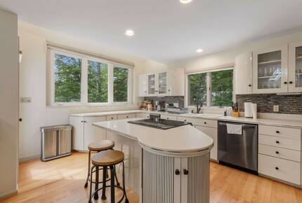 Lake-Country Home for Ski Days, Hikes & Indoor Hot Tub Relaxation - Laconia, New Hampshire