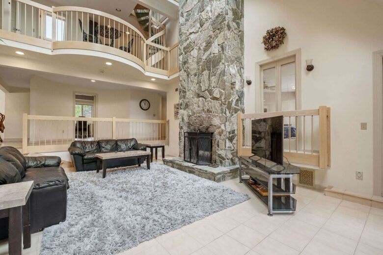 Lake-Country Home for Ski Days, Hikes & Indoor Hot Tub Relaxation - Laconia, New Hampshire