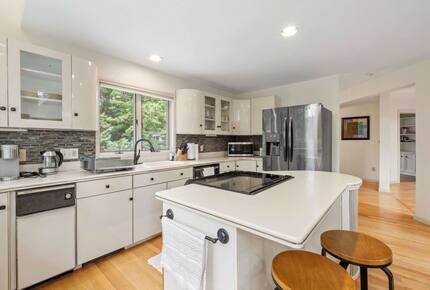 Lake-Country Home for Ski Days, Hikes & Indoor Hot Tub Relaxation - Laconia, New Hampshire