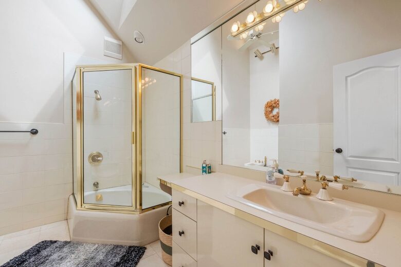 Lake-Country Home for Ski Days, Hikes & Indoor Hot Tub Relaxation - Laconia, New Hampshire