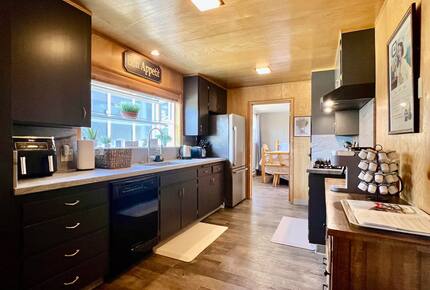 Walk-to-Heavenly Alpine Cabin - South Lake Tahoe, California