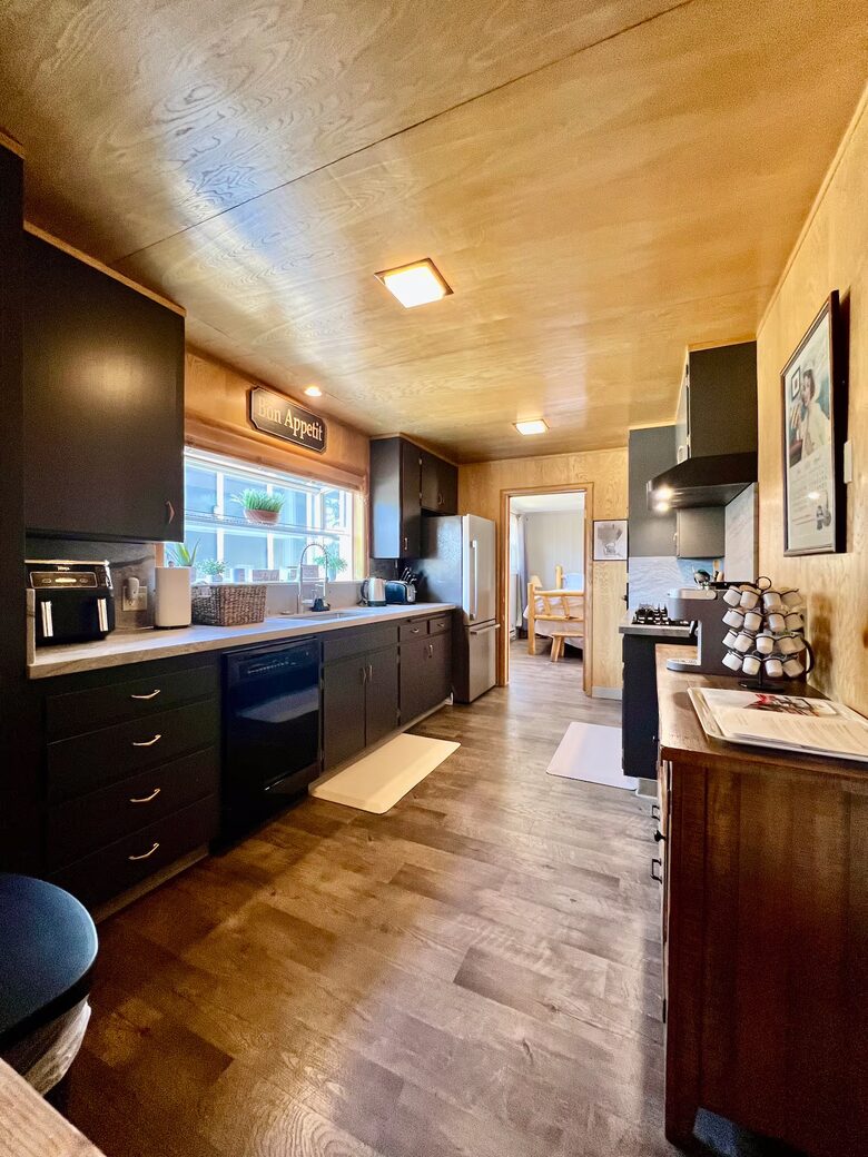 Walk-to-Heavenly Alpine Cabin - South Lake Tahoe, California