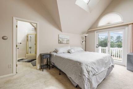 Lake-Country Home for Ski Days, Hikes & Indoor Hot Tub Relaxation - Laconia, New Hampshire