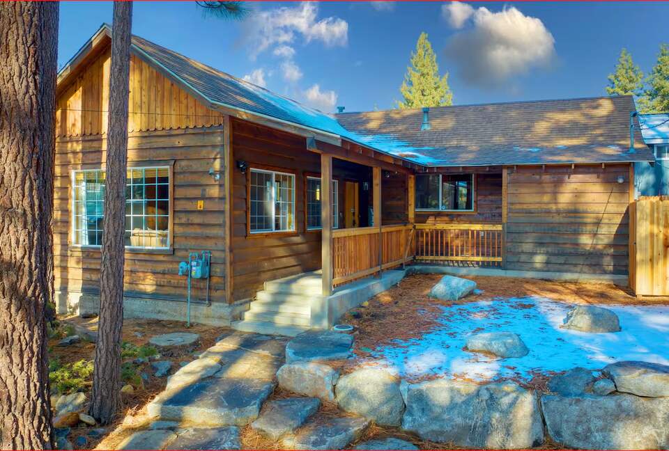 Walk-to-Heavenly Alpine Cabin - South Lake Tahoe, California