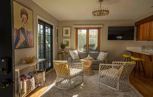 La Jolla Coastal Retreat Near Windansea Beach - La Jolla, California