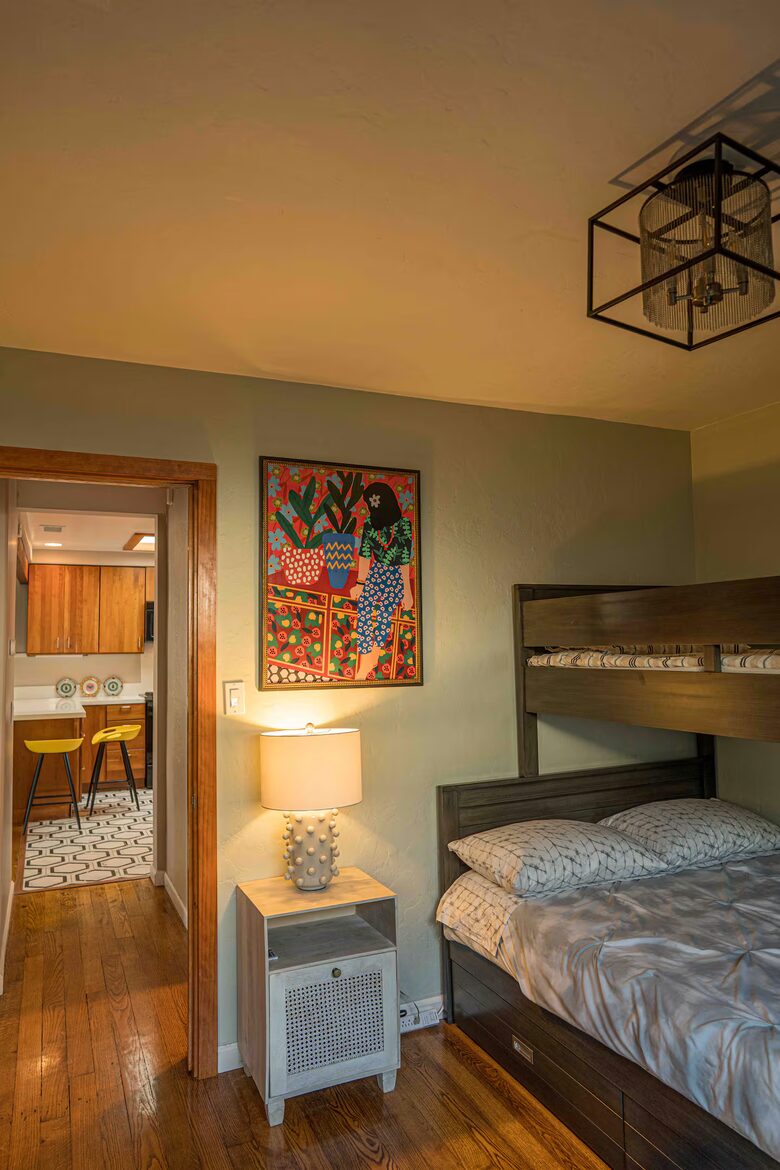 La Jolla Coastal Retreat Near Windansea Beach - La Jolla, California