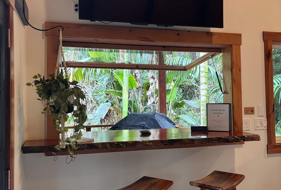 Spring-Fed Serenity | Off-Grid Luxury on the Hāmākua Coast - Hakalau, Hawaii