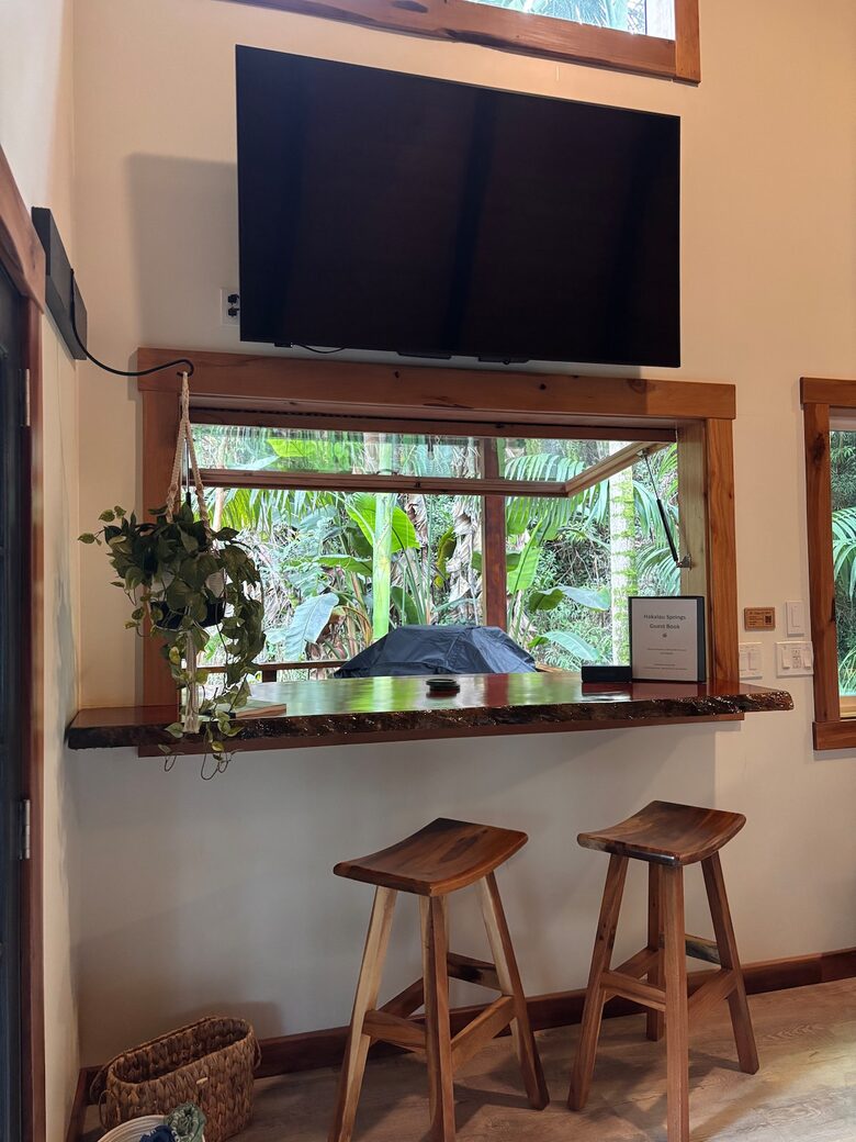 Spring-Fed Serenity | Off-Grid Luxury on the Hāmākua Coast - Hakalau, Hawaii