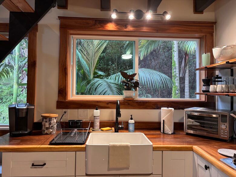 Spring-Fed Serenity | Off-Grid Luxury on the Hāmākua Coast - Hakalau, Hawaii