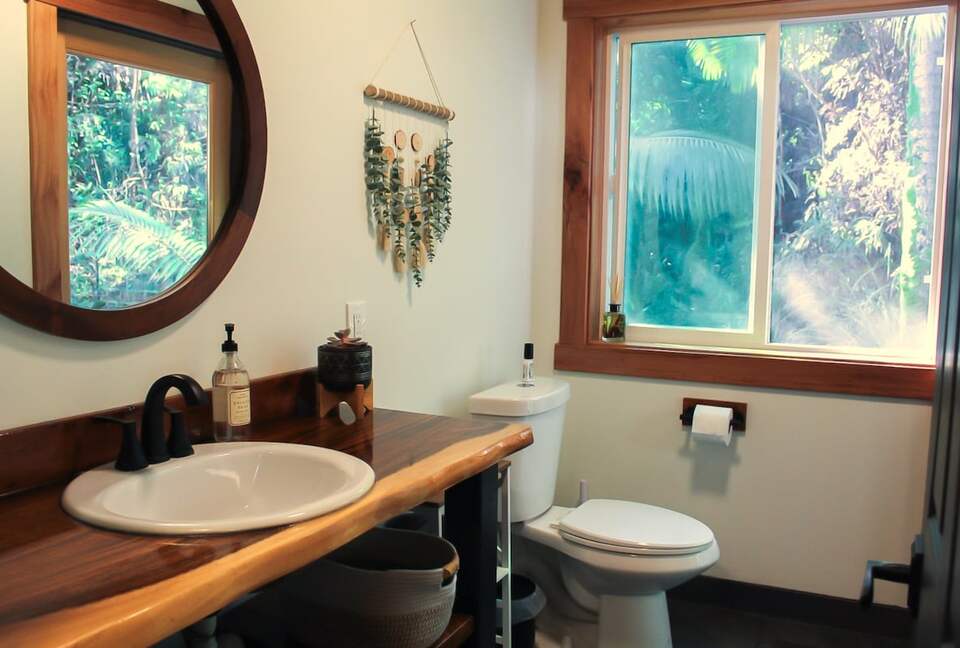 Spring-Fed Serenity | Off-Grid Luxury on the Hāmākua Coast - Hakalau, Hawaii