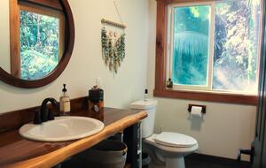 Spring-Fed Serenity | Off-Grid Luxury on the Hāmākua Coast - Hakalau, Hawaii