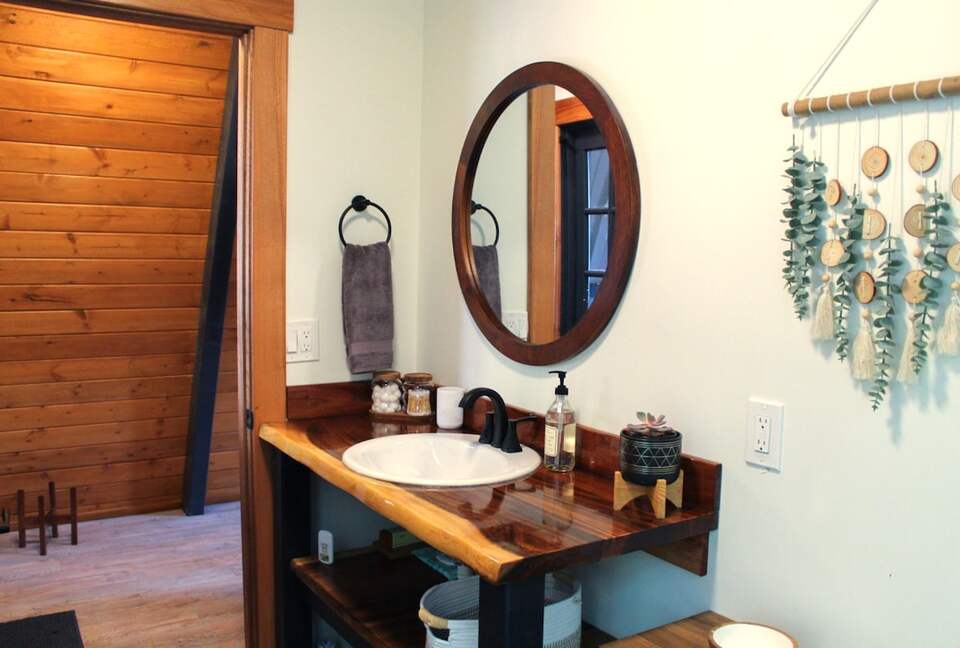 Spring-Fed Serenity | Off-Grid Luxury on the Hāmākua Coast - Hakalau, Hawaii