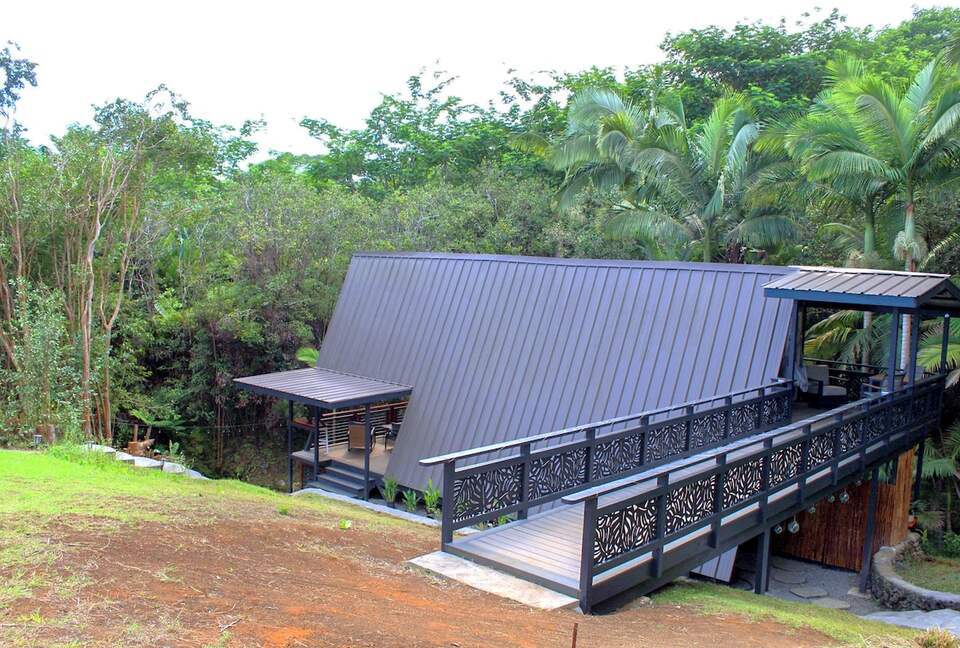 Spring-Fed Serenity | Off-Grid Luxury on the Hāmākua Coast - Hakalau, Hawaii