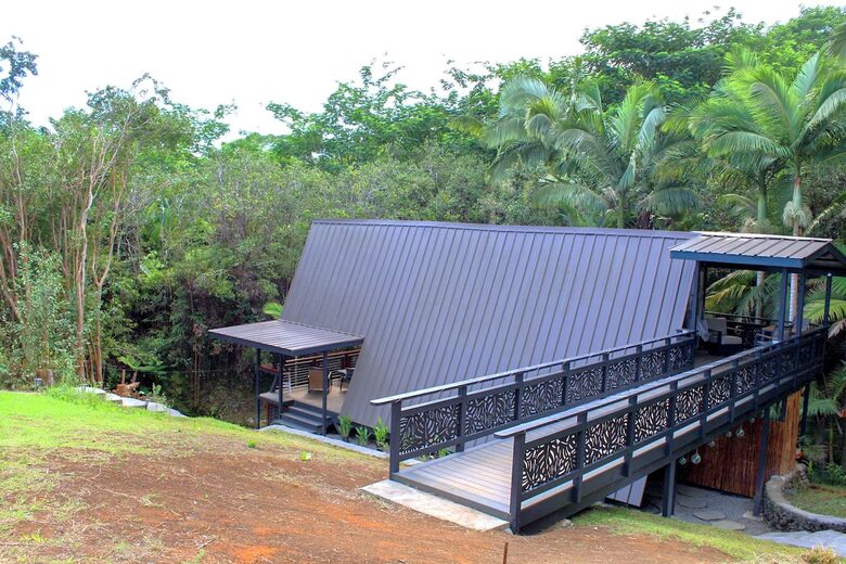 Spring-Fed Serenity | Off-Grid Luxury on the Hāmākua Coast - Hakalau, Hawaii