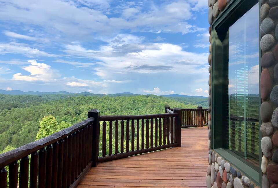 What If Cabin | Scenic Mountain Retreat with Panoramic Views - Blue Ridge, Georgia