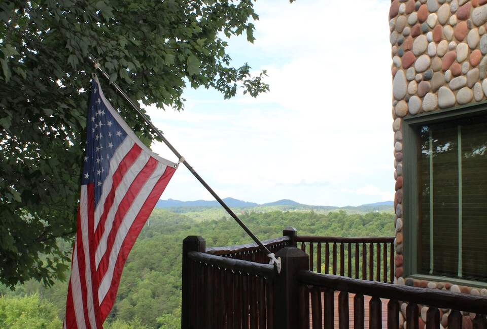 What If Cabin | Scenic Mountain Retreat with Panoramic Views - Blue Ridge, Georgia