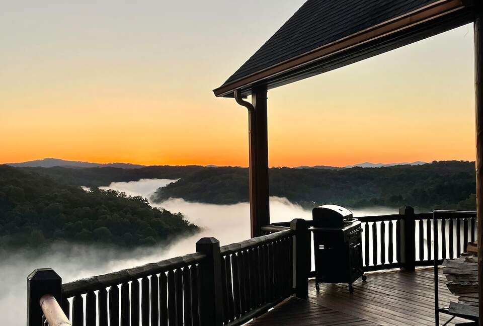 What If Cabin | Scenic Mountain Retreat with Panoramic Views - Blue Ridge, Georgia