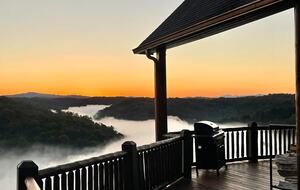 What If Cabin | Scenic Mountain Retreat with Panoramic Views - Blue Ridge, Georgia