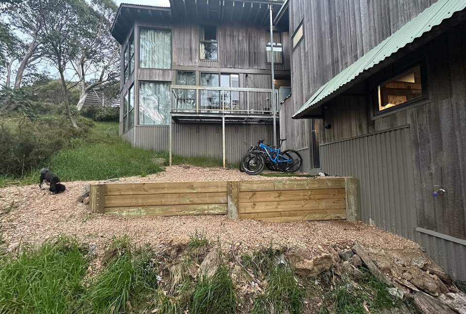 The ultimate mountain escape … for Snow or MTB... with Finnish Sauna - Falls Creek, Australia