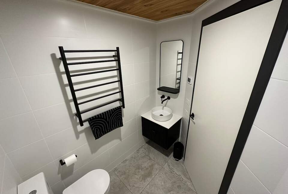 The ultimate mountain escape … for Snow or MTB... with Finnish Sauna - Falls Creek, Australia